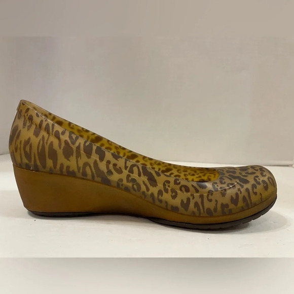 Crocs Carlisa Leopard Print Wedge Slip-on Shoes Size 8 - Picture 5 of 10